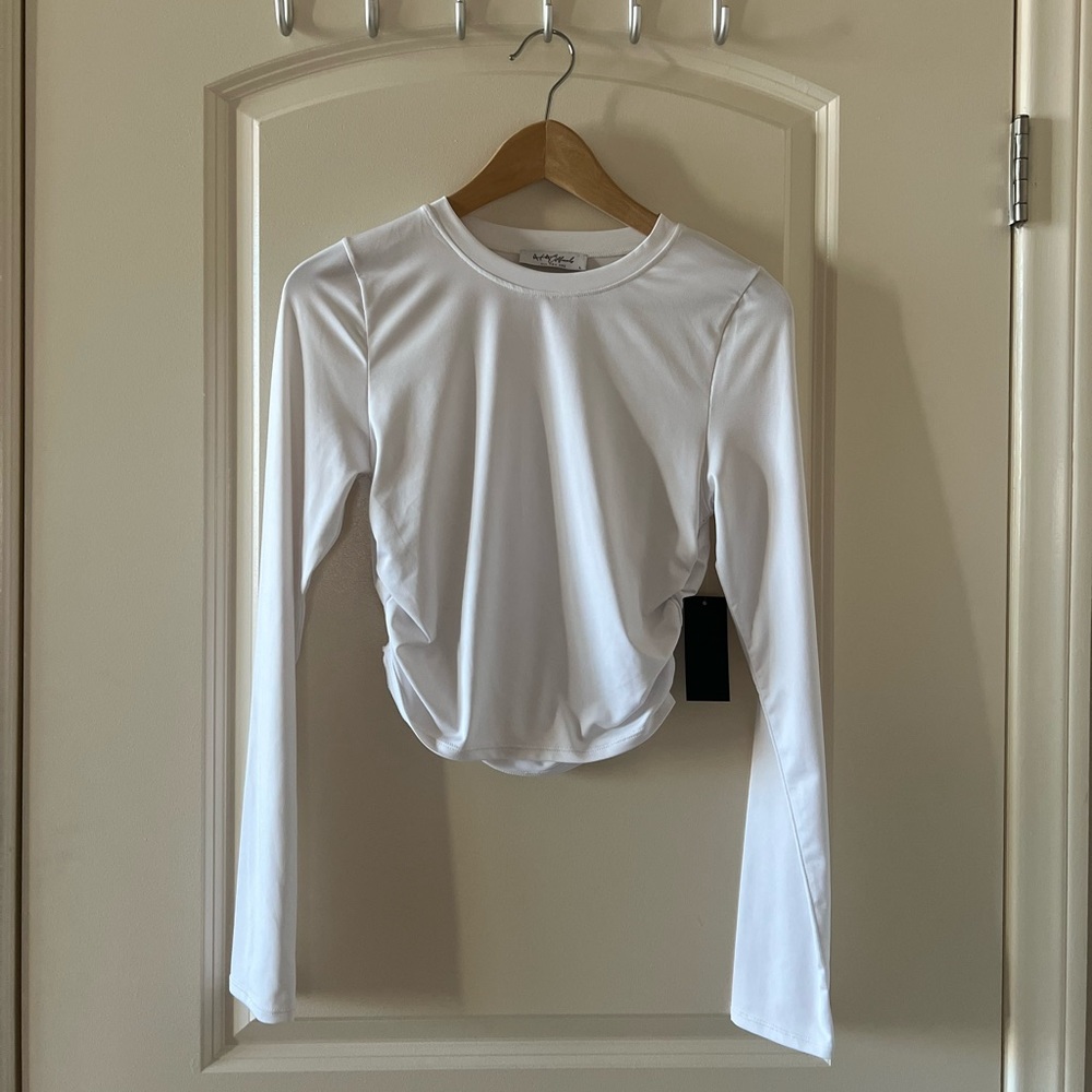 Fitted cropped long sleeve t-shirt